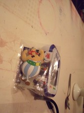 bonux Astérix figurine phosphorescente Obelix