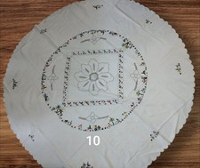Nappe Soga Ronde Brodée mains Artisanat Madagascar Bonhommes Rf10 SoaBoutik