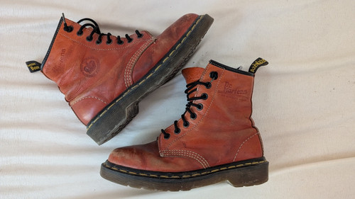 Rare vintage 2002 martens - vintage,