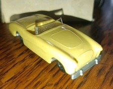 Petite Austin Healey CADUM PAX plastique - Années 60-70 avec sa boite