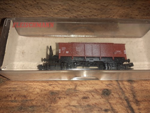 Wagon tombereau couvert