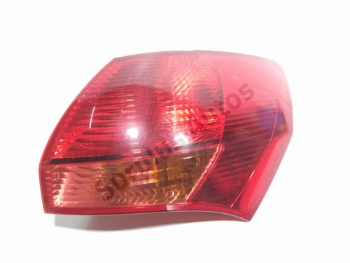 Feu arriere droit 924021p200 - arriere,