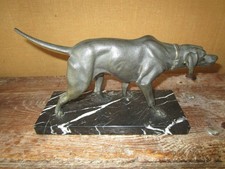 Jolie sculpture / chien à