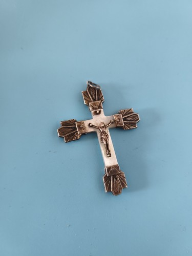 Ancien pendentif croix