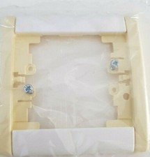 82000 Legrand SAGANE plaque