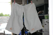 culotte ancienne fendue 1900 avec petits noeuds en soie dans le bas