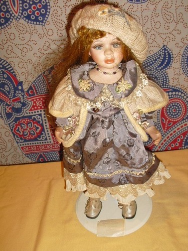 Poupée porcelaine de - poupée,