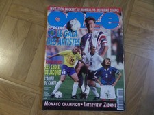 MAGAZINE ONZE MONDIAL -COMPLET POSTER ET FICHES ATTACHEES -FOOTBALL