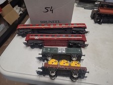 Lima HO  Lot De 4 Wagons  Le Capitole Bière Etc 