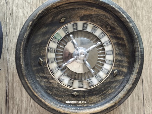 Roue roulette ancienne en - de,