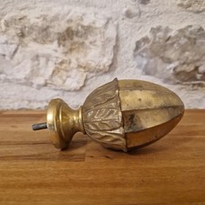 BOULE ESCALIER POMME DE PIN LAITON TBE - HAUTEUR 11CM, DIAM. 7CM