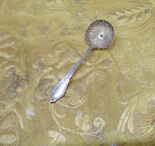 ancien petite cuillere a