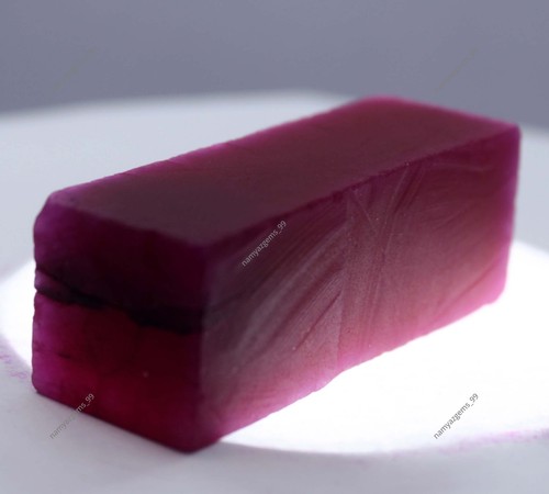 Rubis naturel 399 ct - naturel,