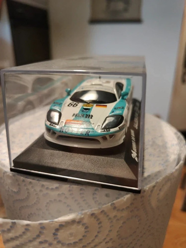 Saleen 2002 heures - 2002, 24