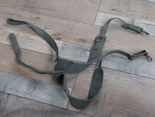 Un brelage militaire FAMAS militaria.