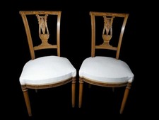 Paire de chaises de style