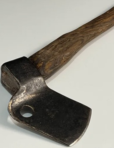 Outil ancien hache - , à