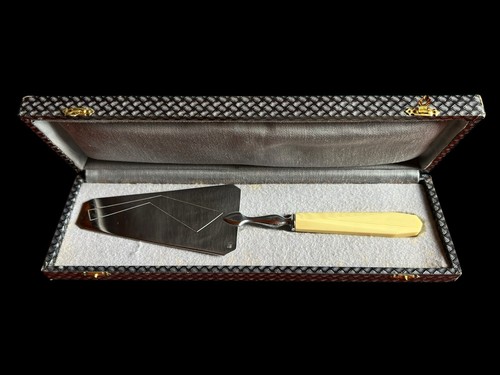 Pelle gâteau art - À,