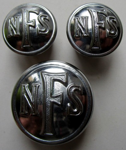 Lot boutons en métal - 3,