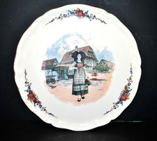 SARREGUEMINES Plat à tarte en faïence décor "Obernai" par Henri Loux 34cm