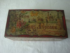 Ancienne boite publicitaire en tole lithographiée savon  FLEURS  RUSSES