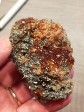 Très belle Grénat Almandin rouge orange avec Clinochlore Italie