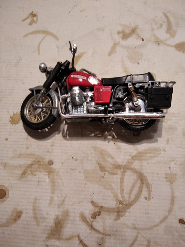 Polistil moto guzzi v7 - 1/15,