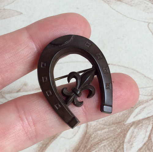 Ancienne broche fer cheval - à,