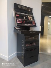 Présentoir ARTDECO complet avec maquillage