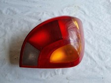 Ford Fiesta 4 Ph 1 / Feux arrière Droit (passager) / 96fg13n004aa