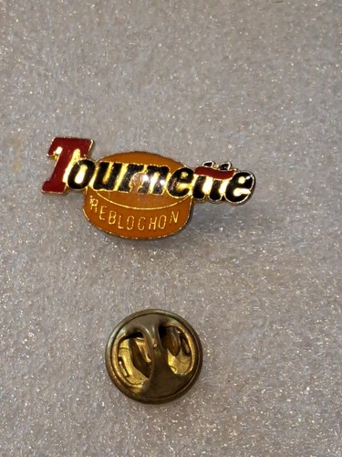 Pin reblochon tournette - pin's.,
