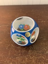 Boule presse papier overlay bleu 2 fleurs cristal de Saint Louis modèle3