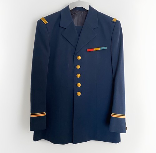 Tenue cérémonie un - tenue, d’un