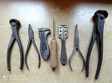 Lot d'outils anciens clé à