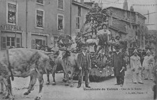 CPA 38 CAVALCADE DE VOIRON / CHAR DE LA RUCHE