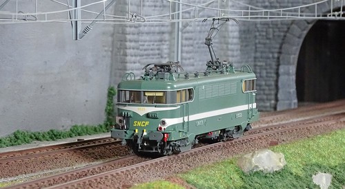 Models 10250s locomotive - ls,
