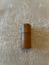 Ancienne petite boîte en buis tourné