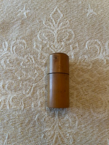 Ancienne petite boîte - , en