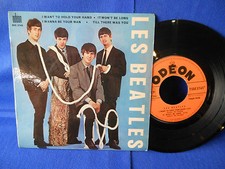 THE BEATLES WANT TO HOLD SOE