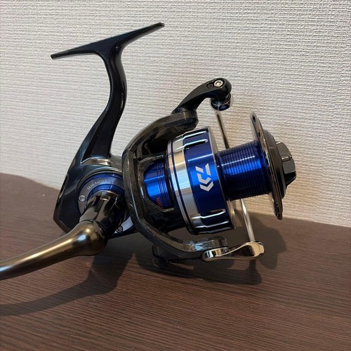 Daiwa saltiga 5000h spinning - daiwa,