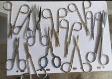 Collection 12 vieilles paire de ciseaux