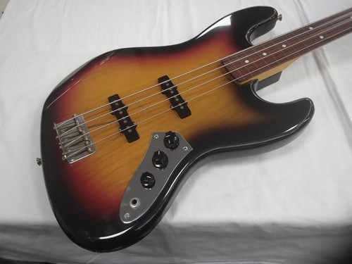 Guitare basse électrique