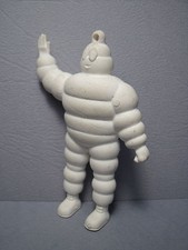 1/43 GARAGE  FIGURINE