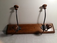 148 -  Ancien porte manteau chêne et métal, 2 patères