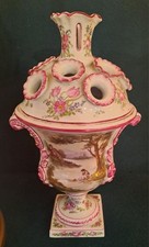 Bouquetiére En Porcelaine De