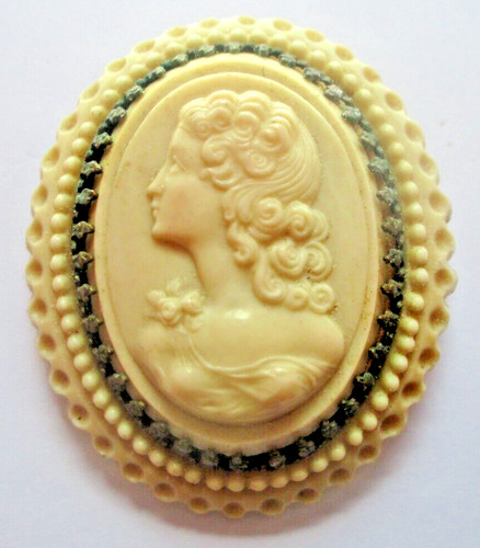 Ancienne grande broche camée