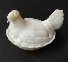 POULE BONBONNIERE SUCRIER OPALINE COLORE FORME PANIER PORTIEUX VERRERIE SCHMIDT