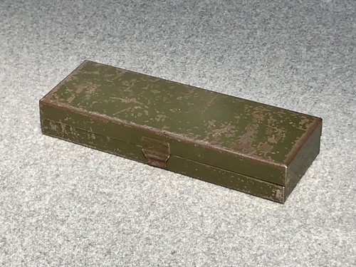 Boite ww2 peinture olive - boite, ww2,
