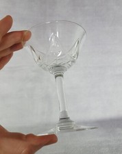 Coupe à vin de champagne en cristal taillé Saint-LOUIS Service Lasalle