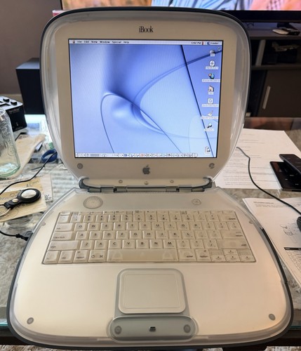 Rare apple ibook clam - rare, g3